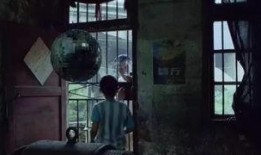 路边野餐在线观看,沉浸式体验，跟随镜头探寻未知世界